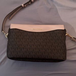 Micheal Kors Crossbody Bag